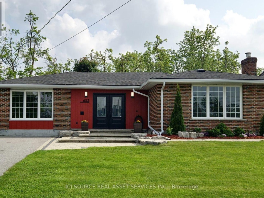 653 SIMCOE STREET, 