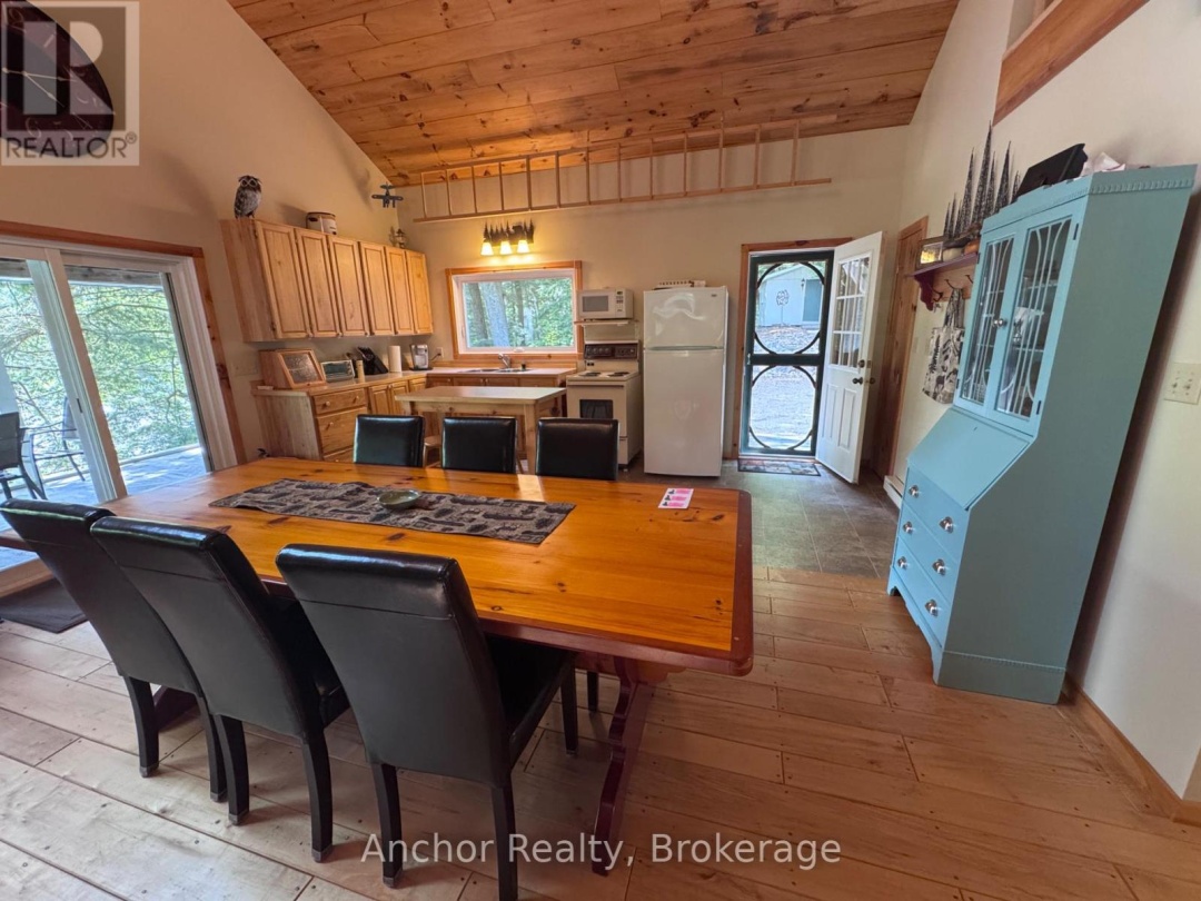 10469 LITTLE HAWK LAKE, 