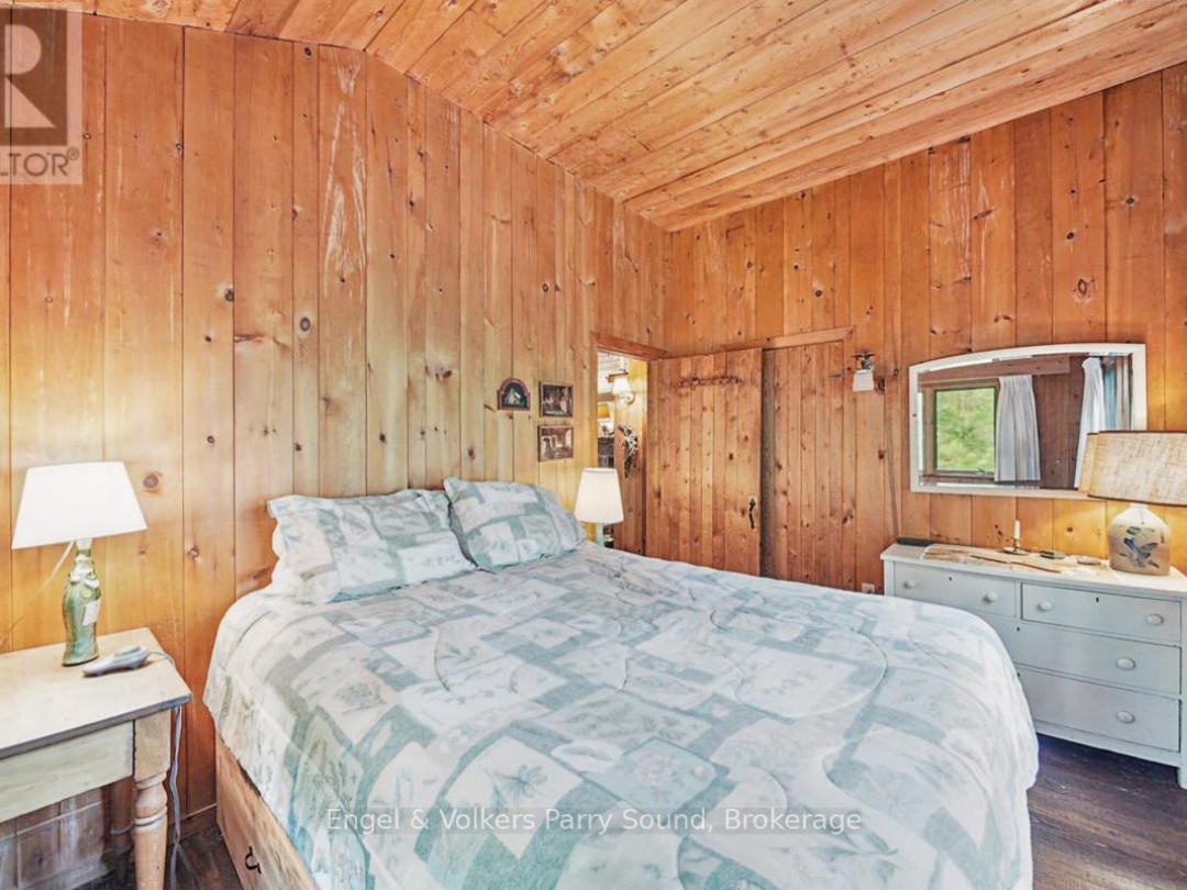 53 BIRDWOOD LANE, Harris Lake