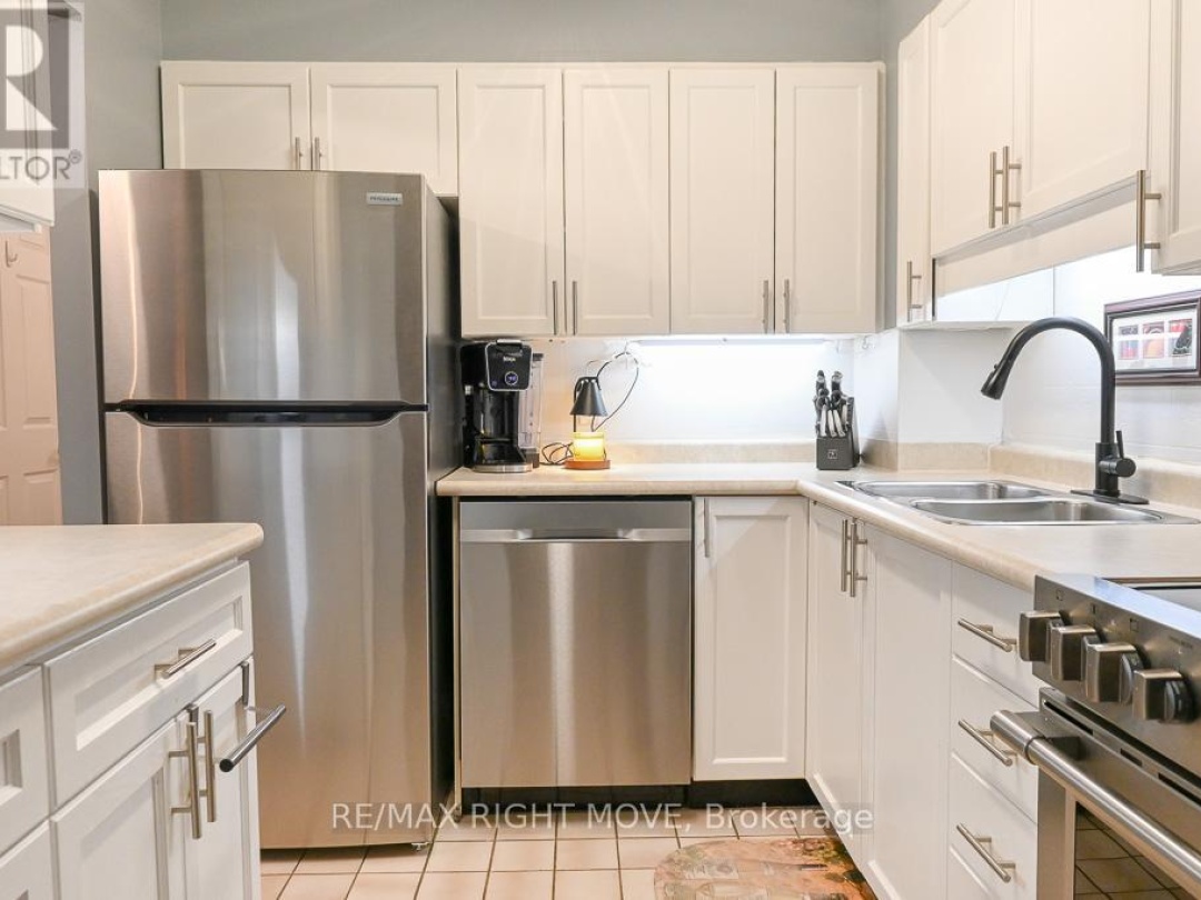 102 54 Fittons Road W, Orillia