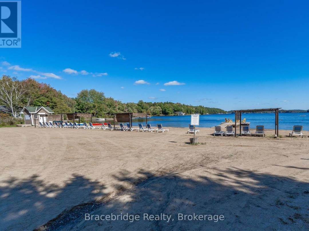B101 B2 1869 Muskoka Rd 118 Highway W, 