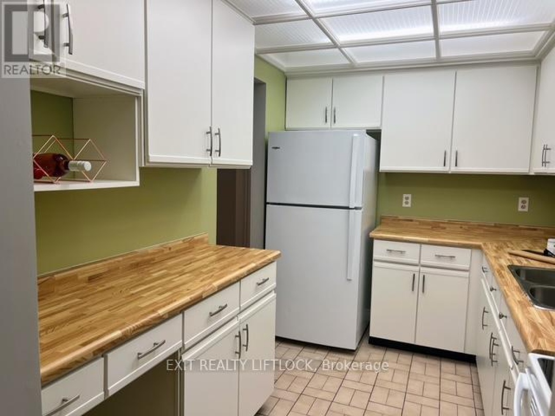 401 - 200 EAST STREET S, 