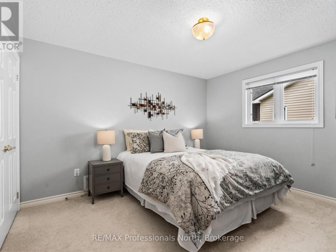 4 RED MAPLE COURT, 