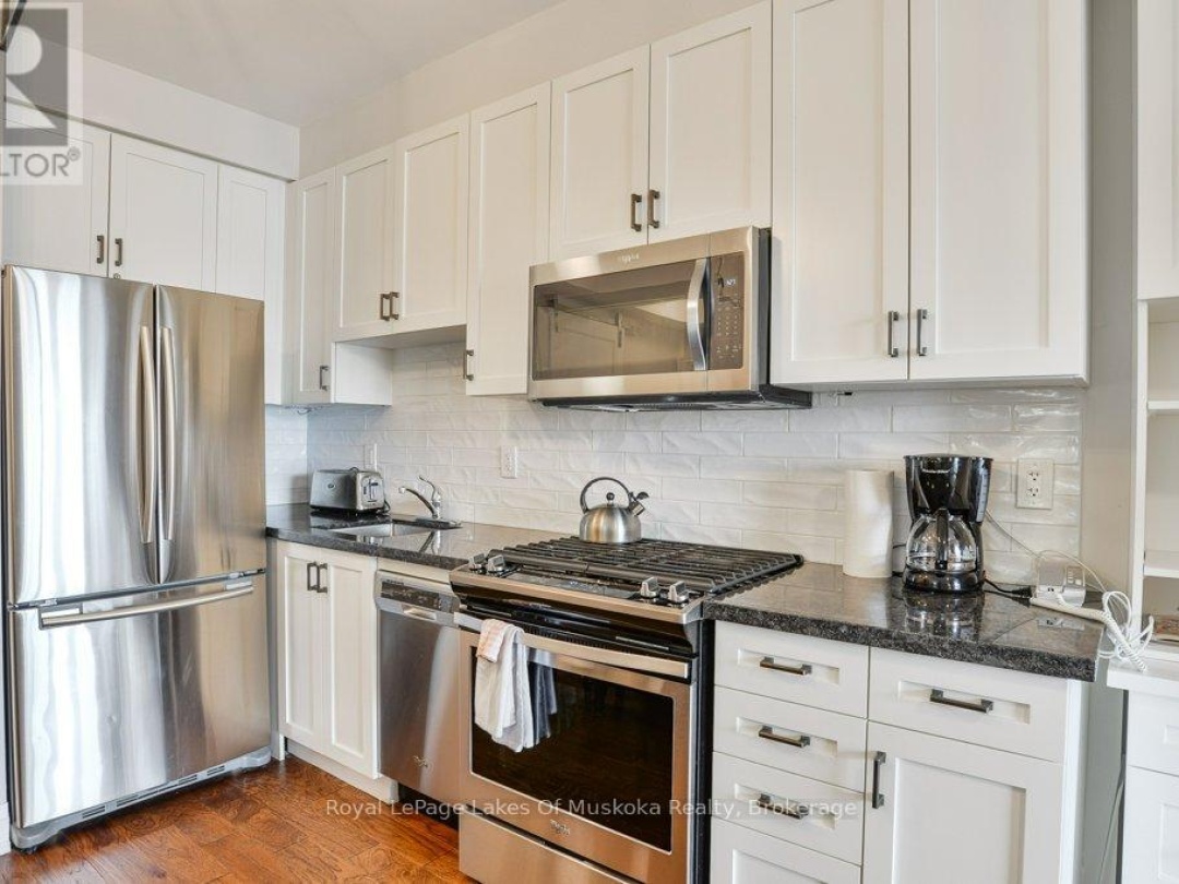 6 - 1869 MUSKOKA RD 118 ROAD W, 