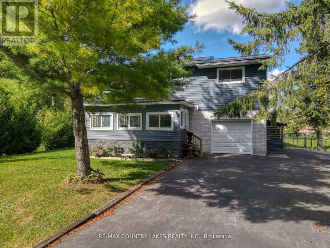 3 PINEWOOD BOULEVARD, Canal Lake