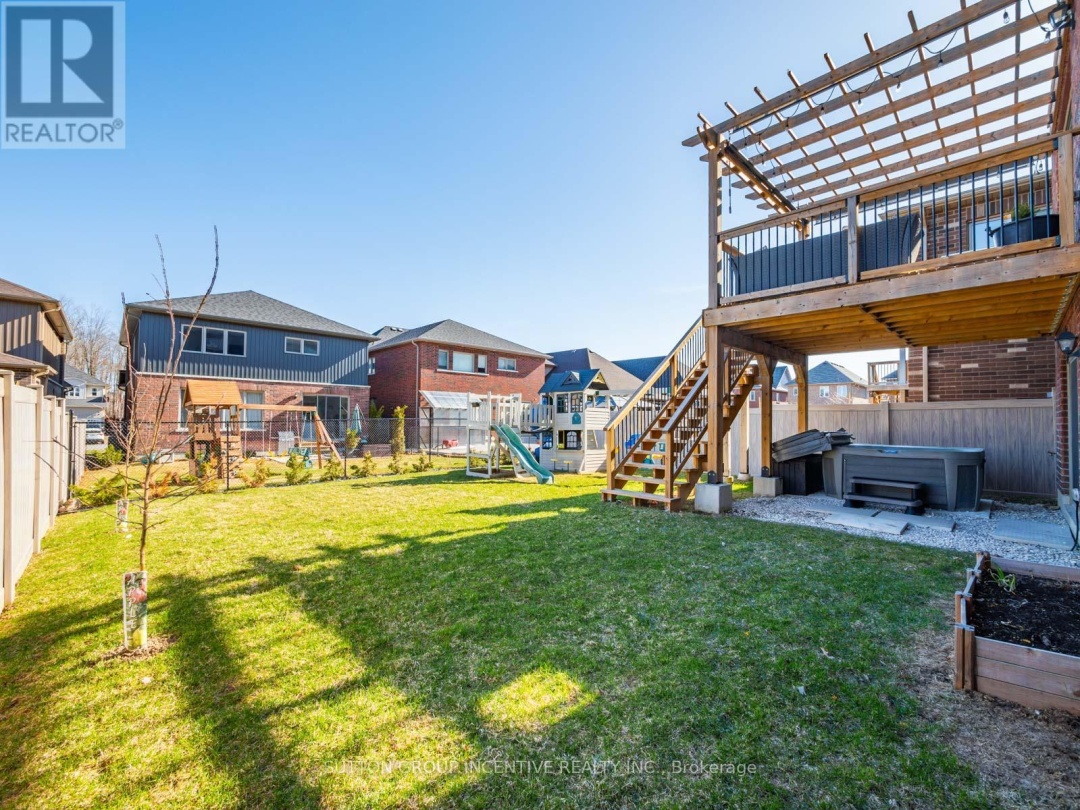 3007 Annalysse Drive, Orillia