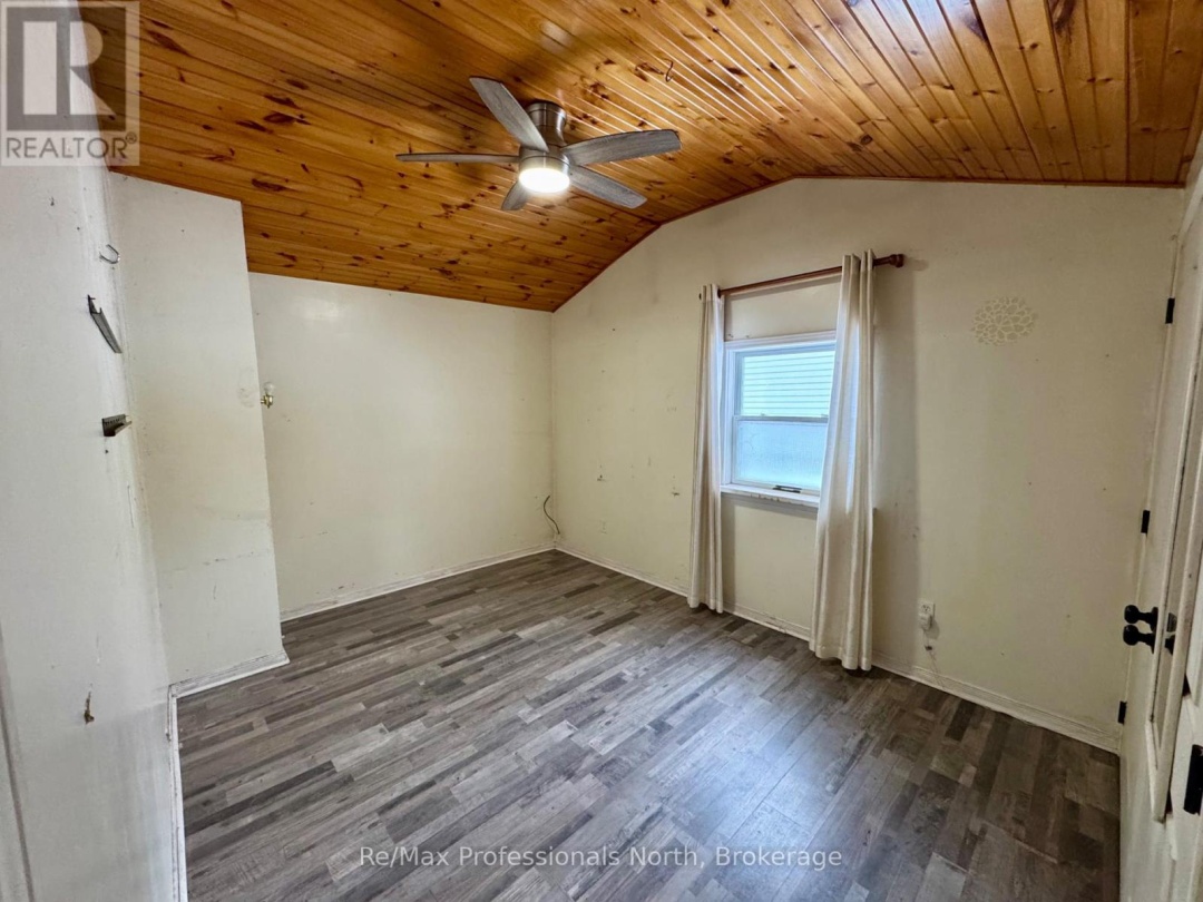 360 MUSKOKA BEACH ROAD, 