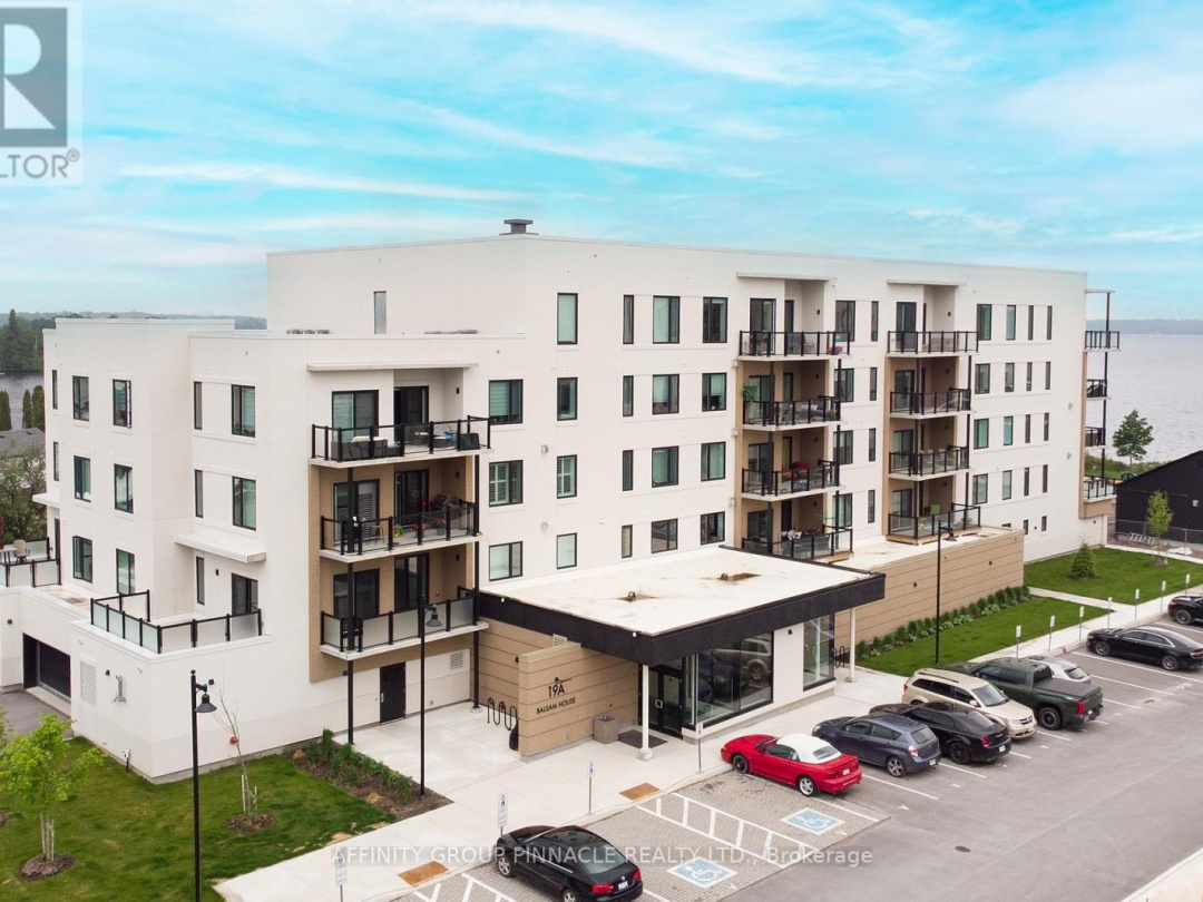 302 - 19A WEST STREET N, 