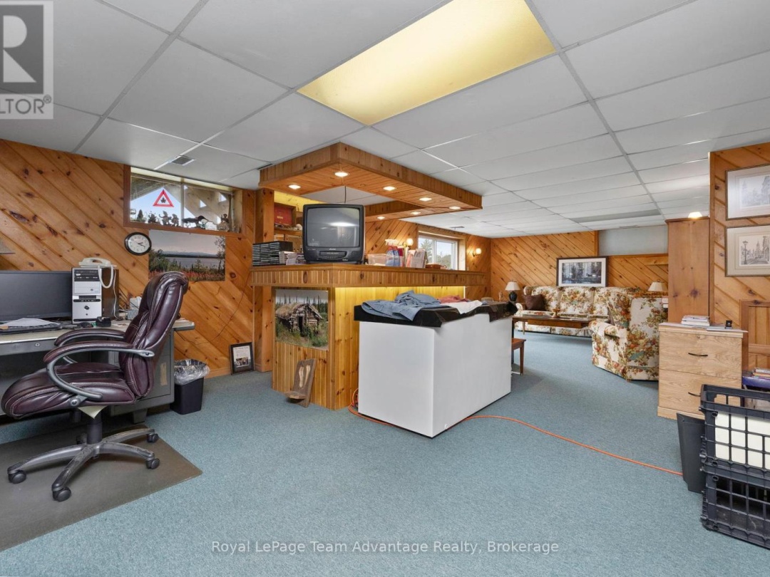 142 Broadbent Road, Manitouwabing Lake