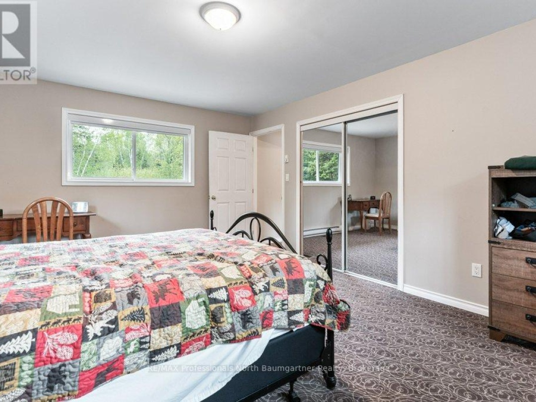 1080 Queen's Line Road, Minden Hills