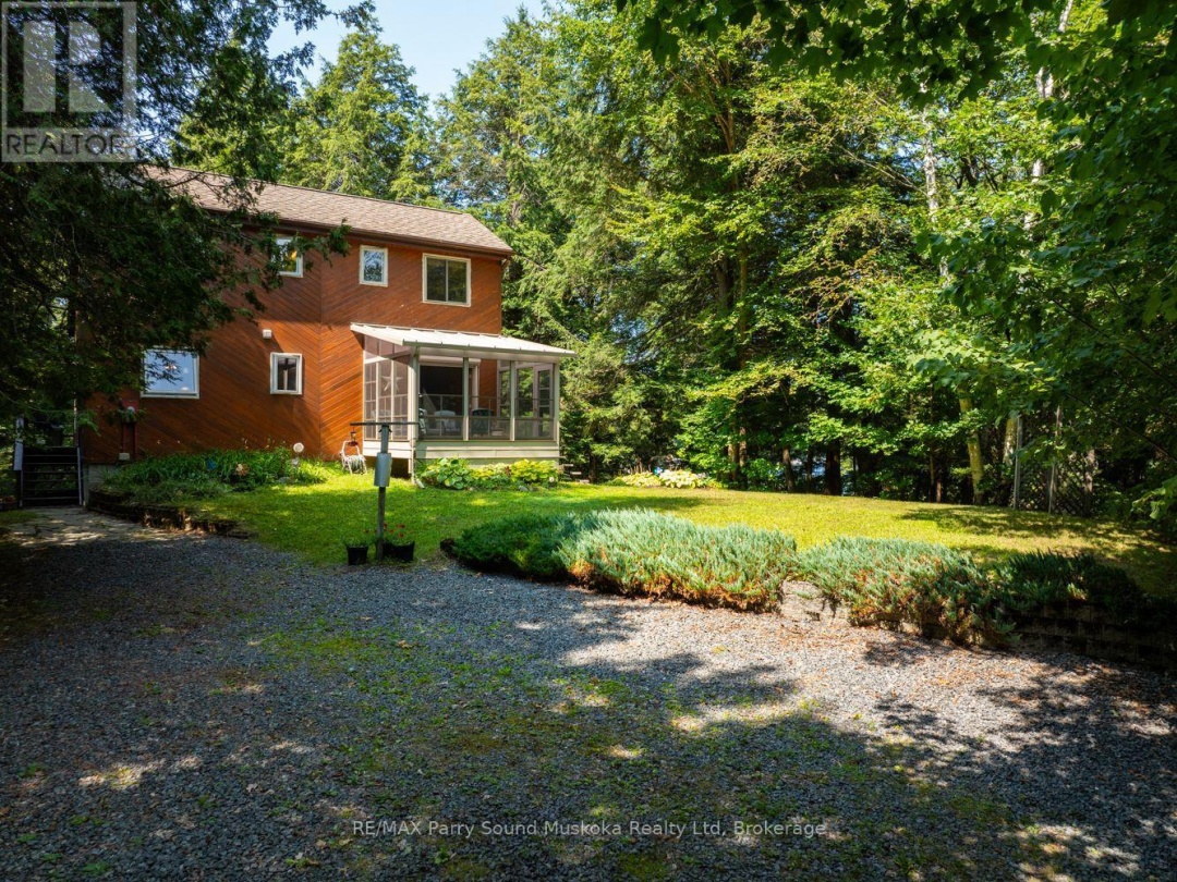 18 Meharg Drive, Manitouwabing Lake