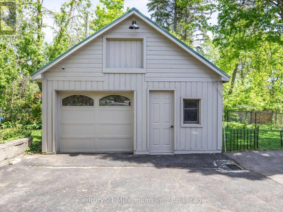 100 Matchedash Street N, Orillia