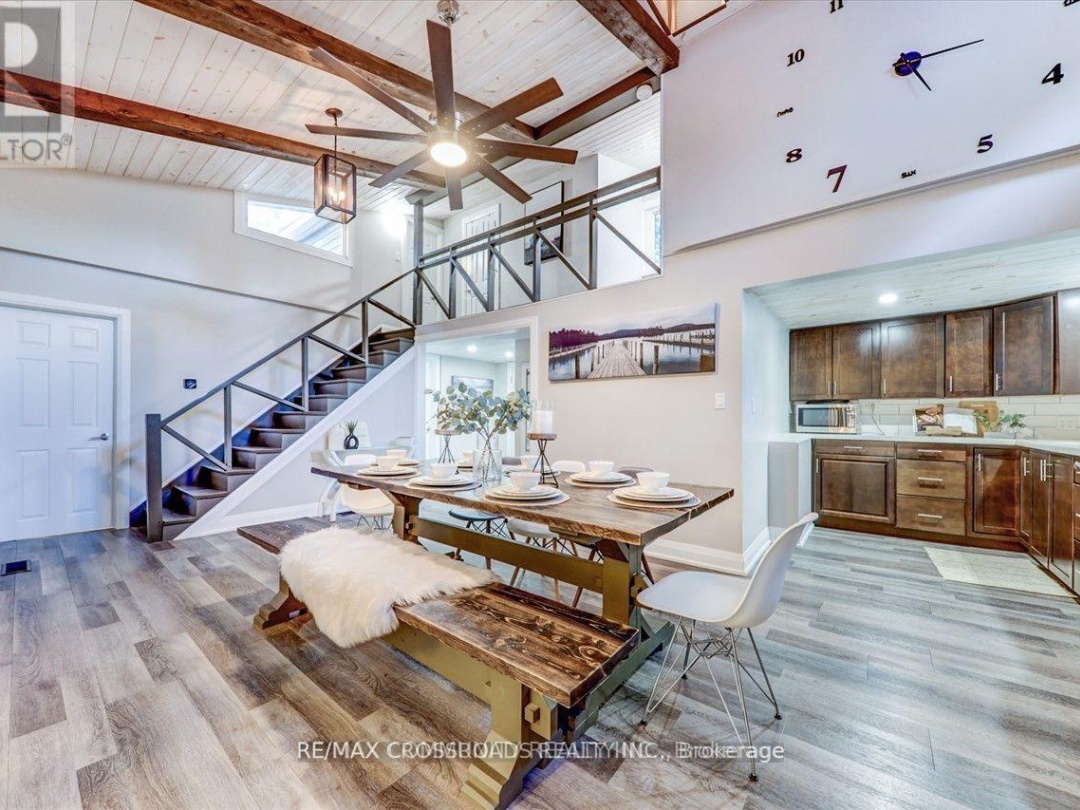 5794 Victoria Park Road, 