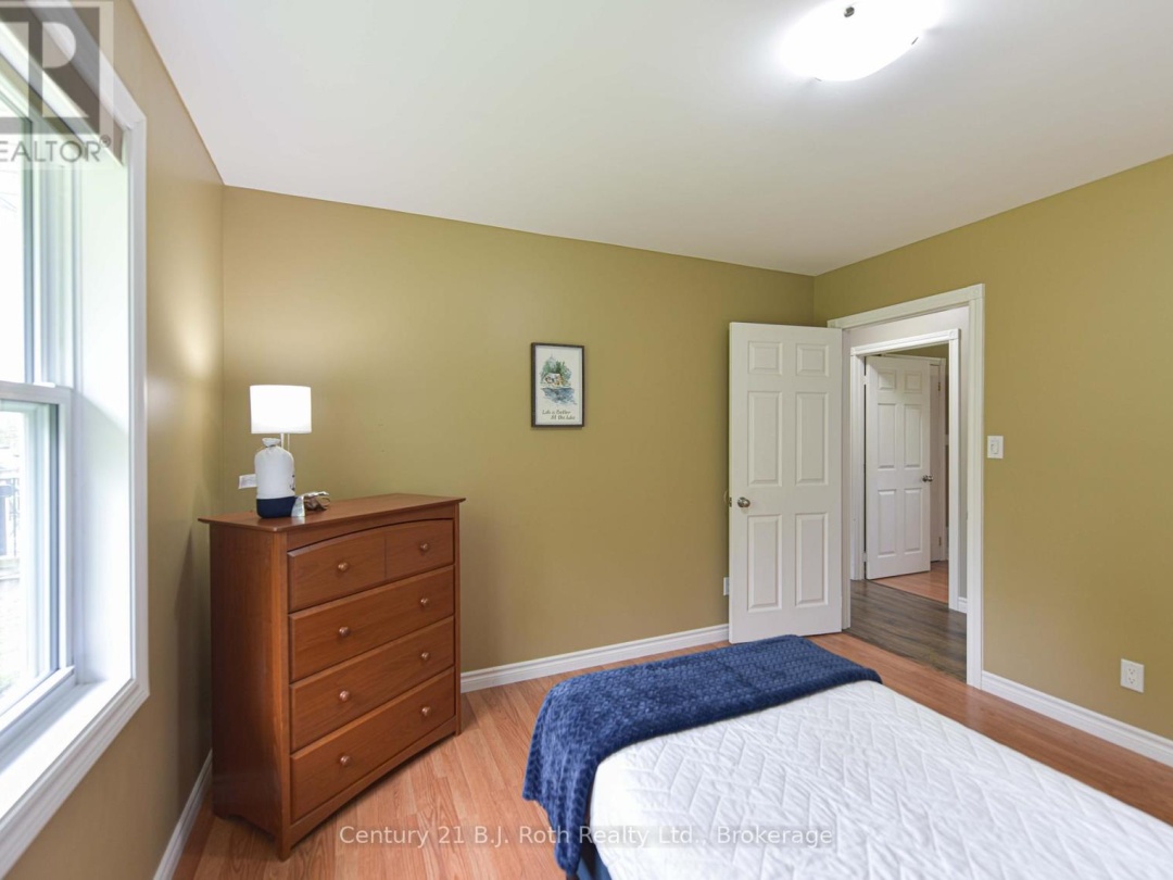 3516 Kirkfield Road, Dalrymple Lake