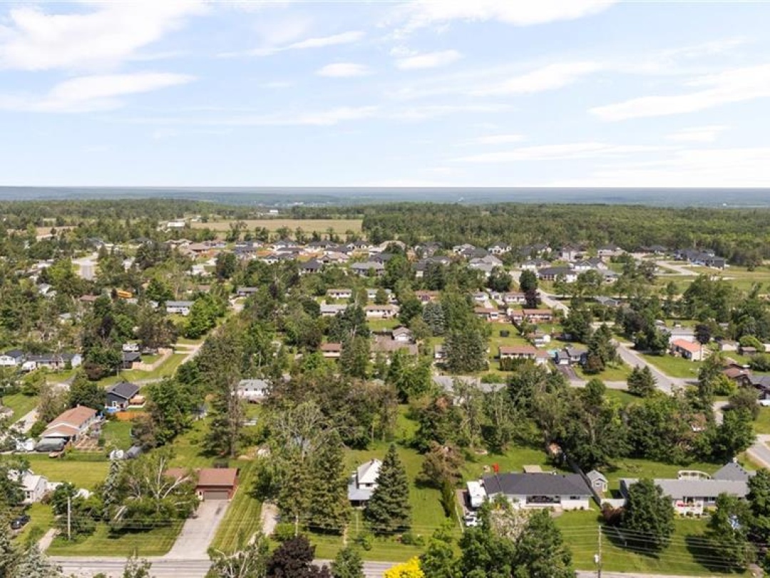 1866 WARMINSTER Side Road, 