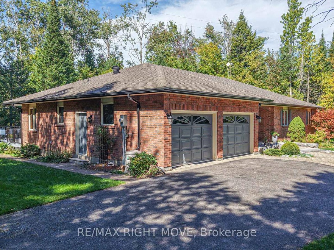 1892 CARRIAGE COURT, 