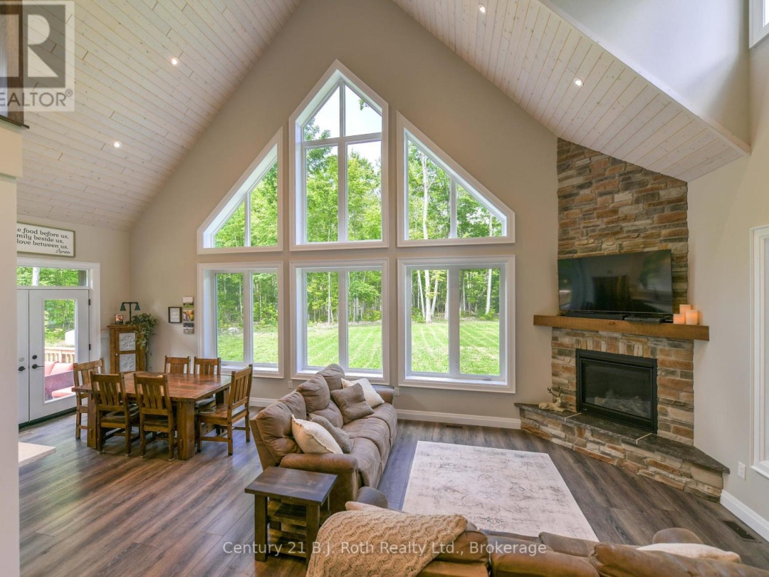 3082 FAIRGROUNDS ROAD, 