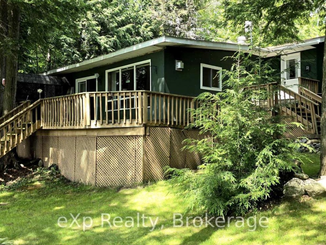 36 ROBERTS LAKE ROAD E, 