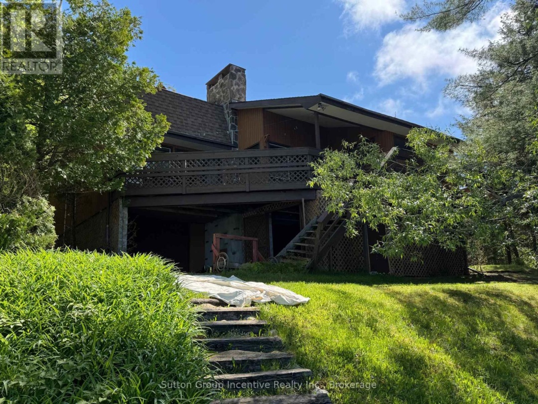 1017 Goldfinch Court, Sparrow Lake