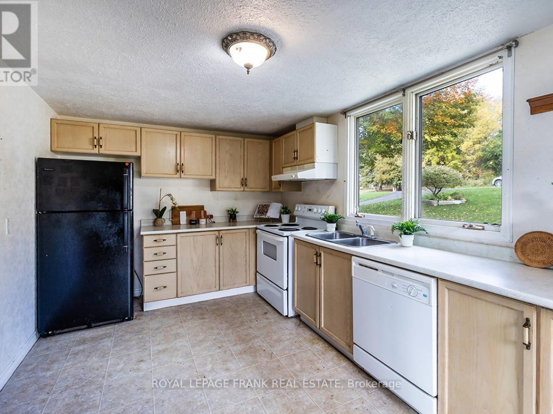 119 OAKDENE CRESCENT, 