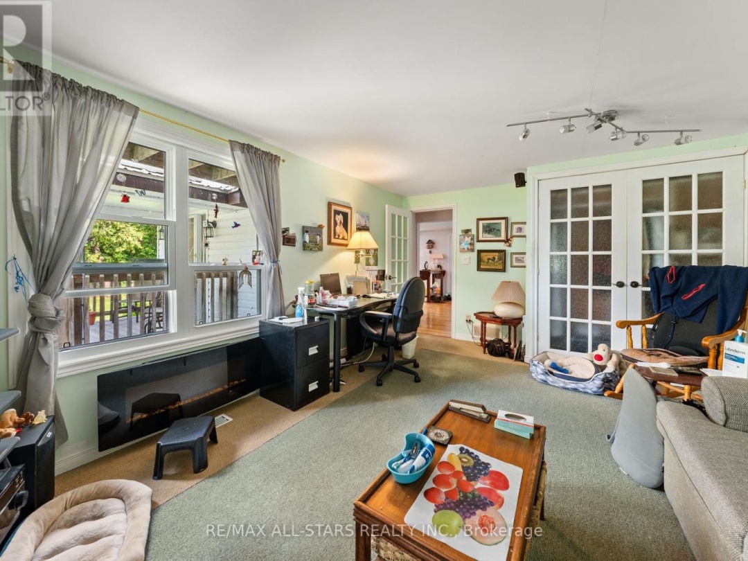 14 WYCHWOOD DRIVE E, 