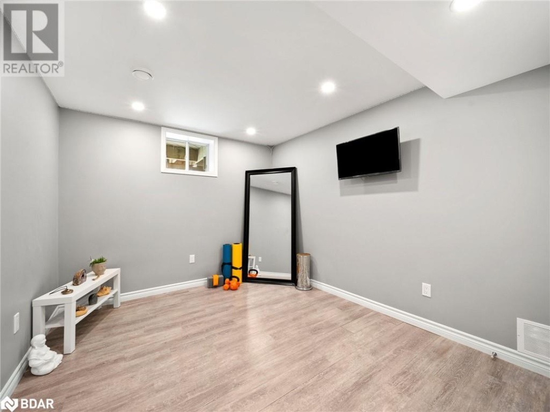 2 CHESTNUT Place, 