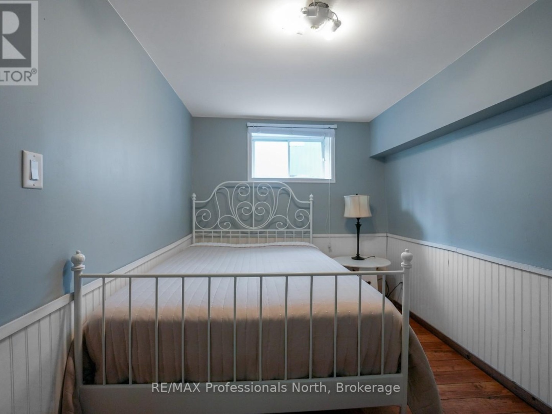 2787 Watts Road, Kennisis Lake
