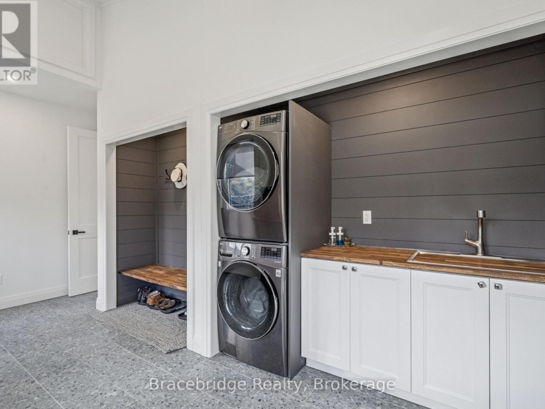 1006 STEPHENS BAY ROAD, 