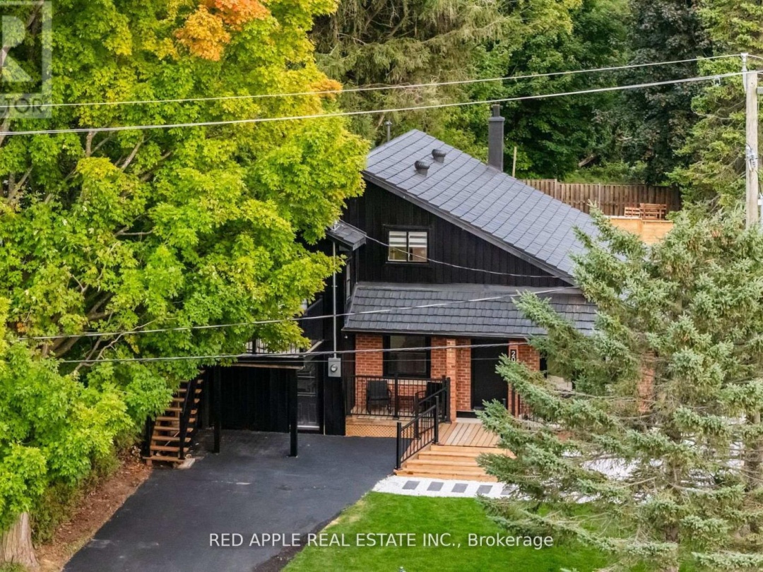 205 Hoyt Avenue, Georgian Bay