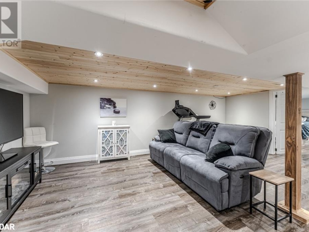142 DUFFERIN Street, 