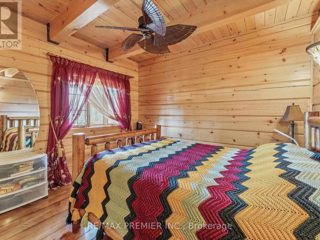 2441 Lakeshore Drive, Lake Simcoe