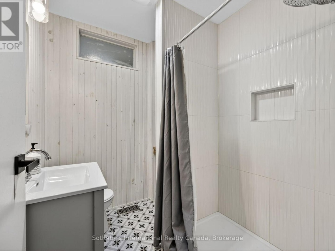 37 BROWNS LAKE ROAD, 