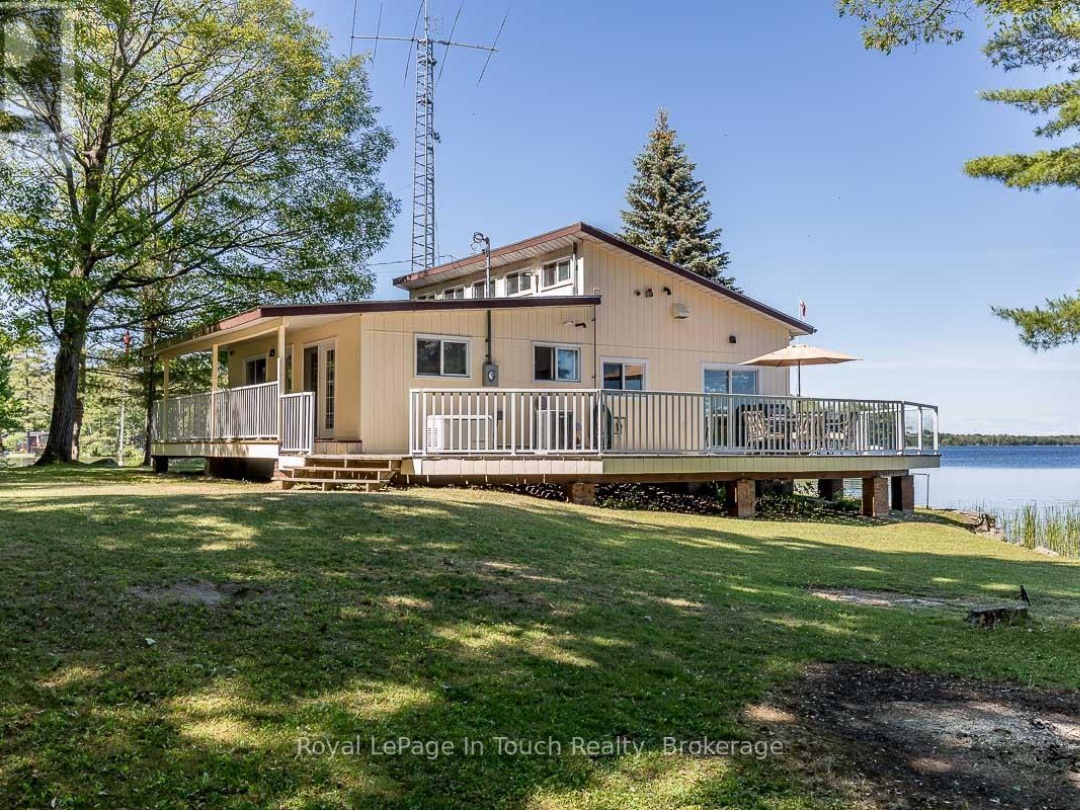 36 Yellowhead Island, Gloucester Pool