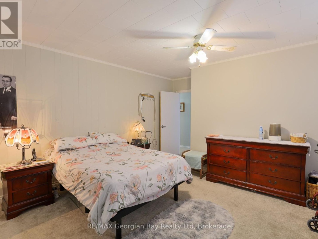 3485 Fraser Lane, Tay