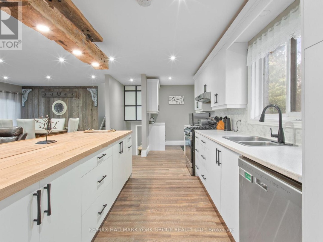 24115 Thorah Park Boulevard, Lake Simcoe