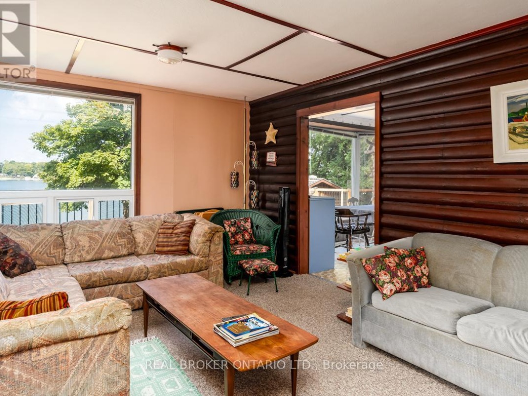 70 Ivy Lane, Lake Simcoe