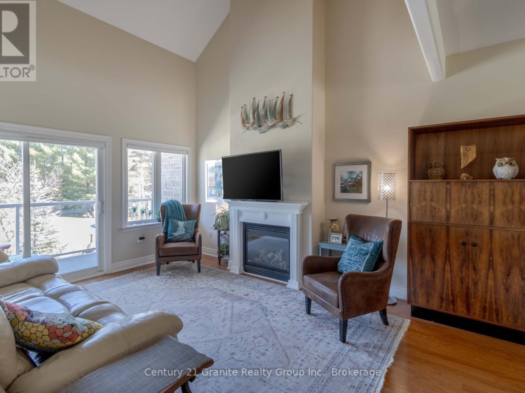 44 WEBB CIRCLE, 