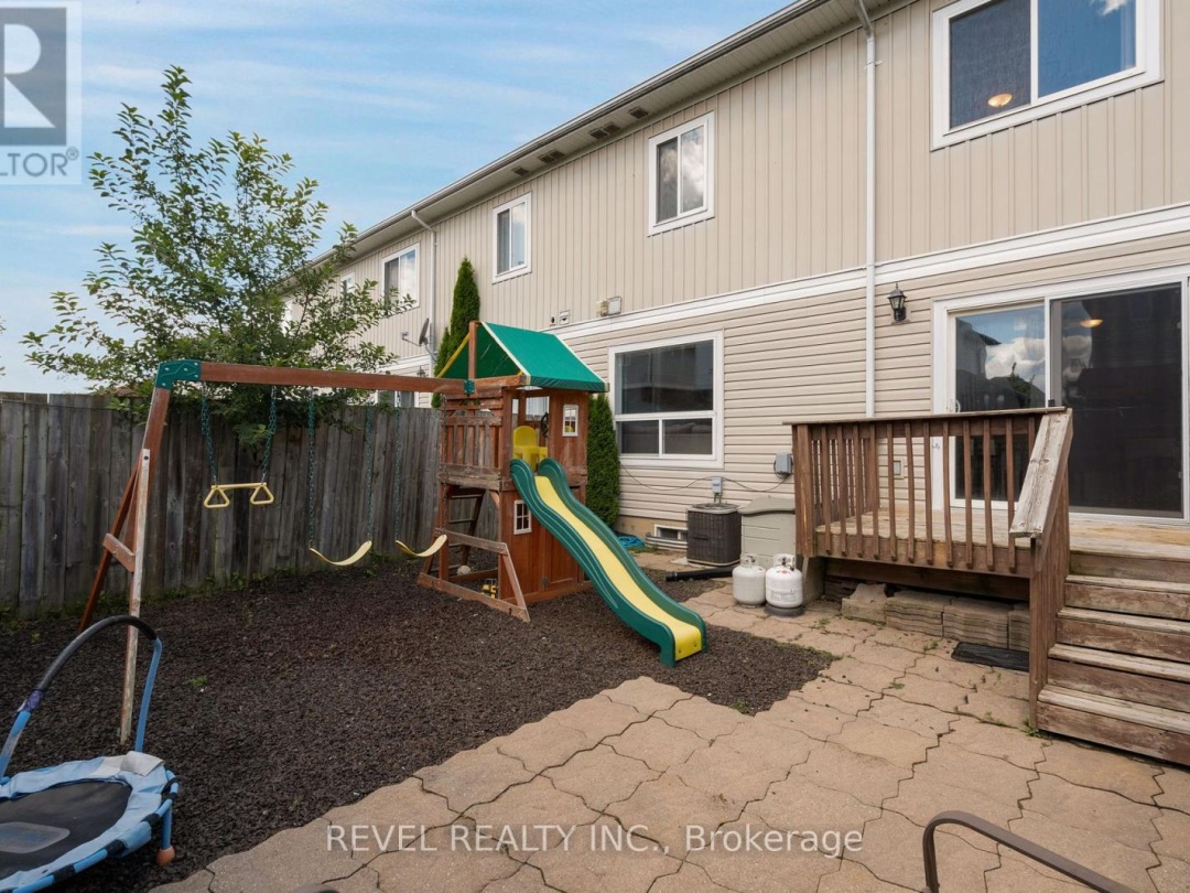 36 800 West Ridge Boulevard, Orillia