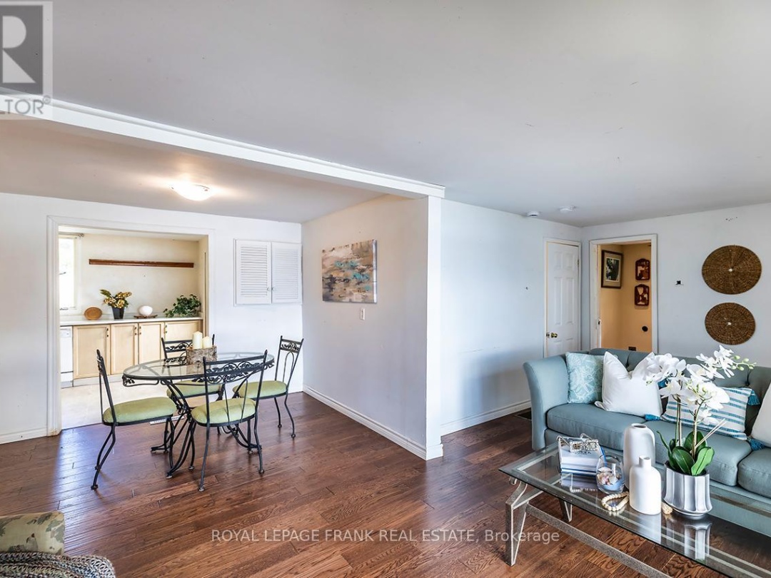 119 OAKDENE CRESCENT, 