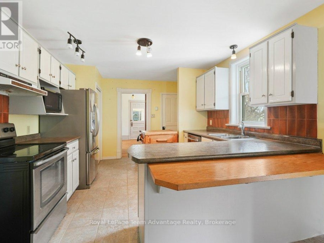 66 WILLIAM STREET, Parry Sound