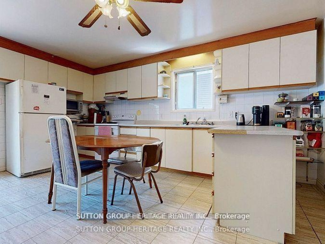 29 Lake Avenue, Lake Simcoe