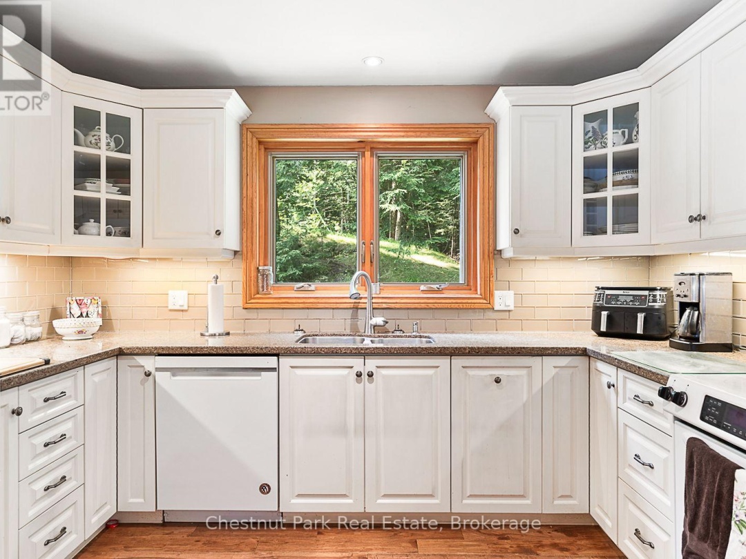 1669 NEWTON STREET, Redstone Lake