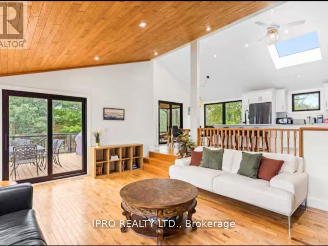 39 LONG POINT ROAD, 