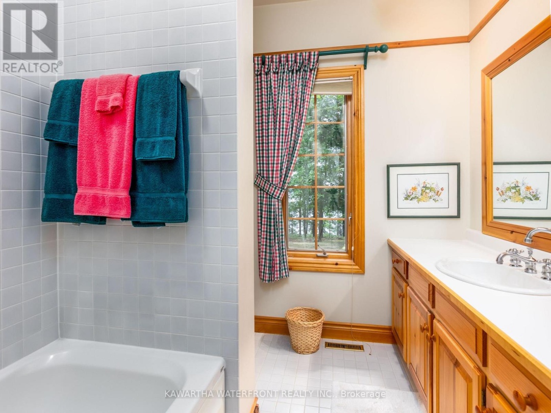 470 INDIAN POINT ROAD, 