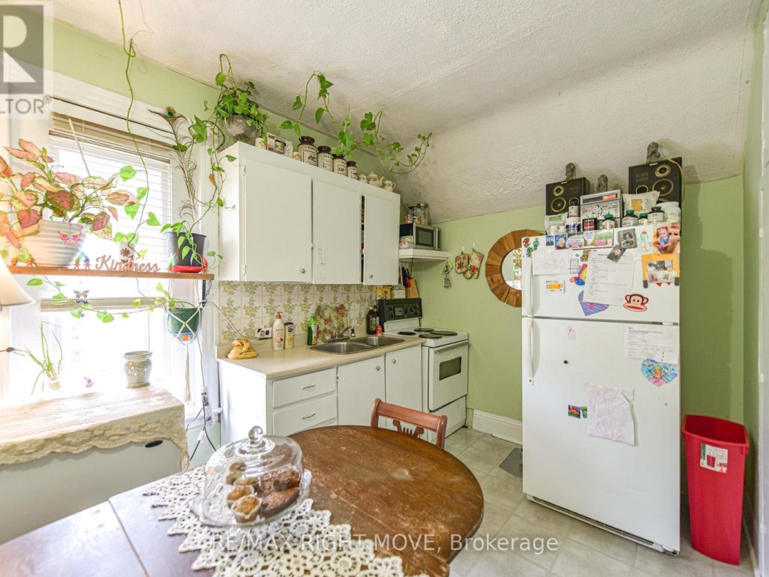 50 ALBERT STREET N, 