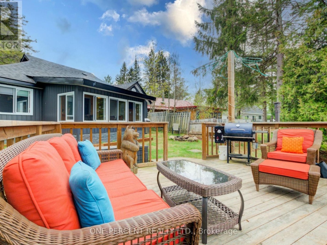 1105 Lakeshore Road, Gooderham Lake