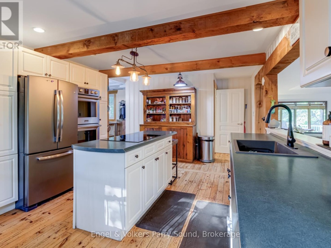6 HARMONY LANE, 