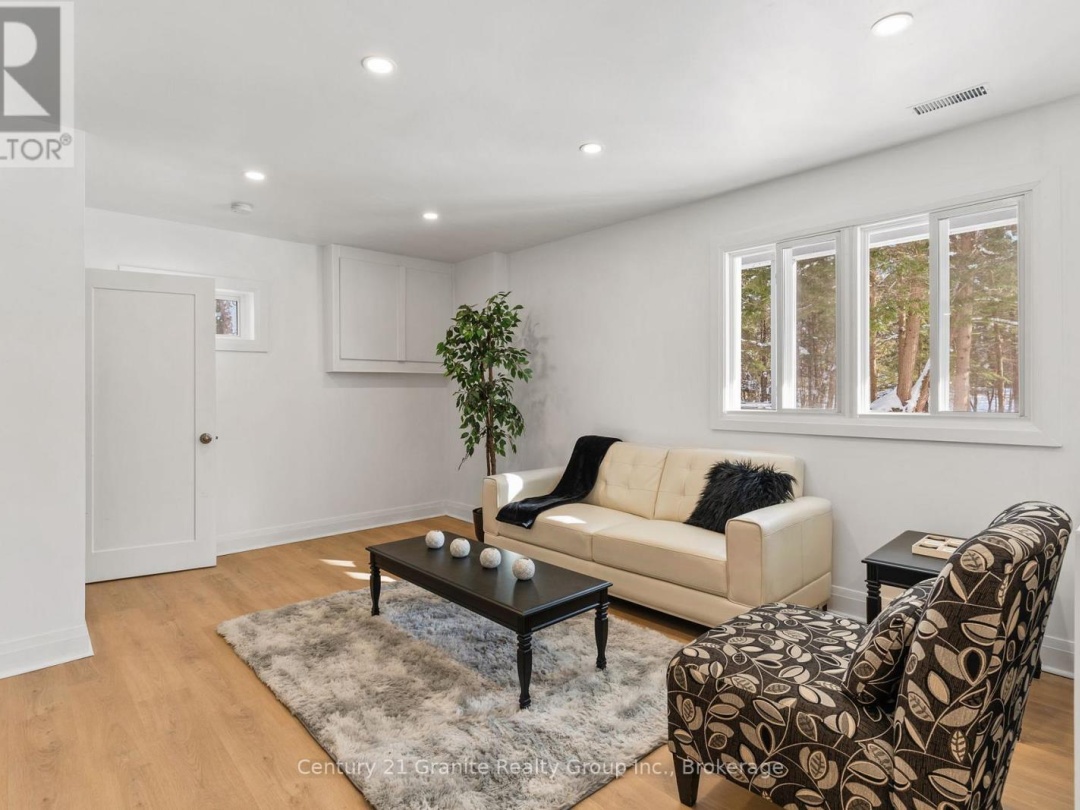 7032 COUNTY ROAD 121, 