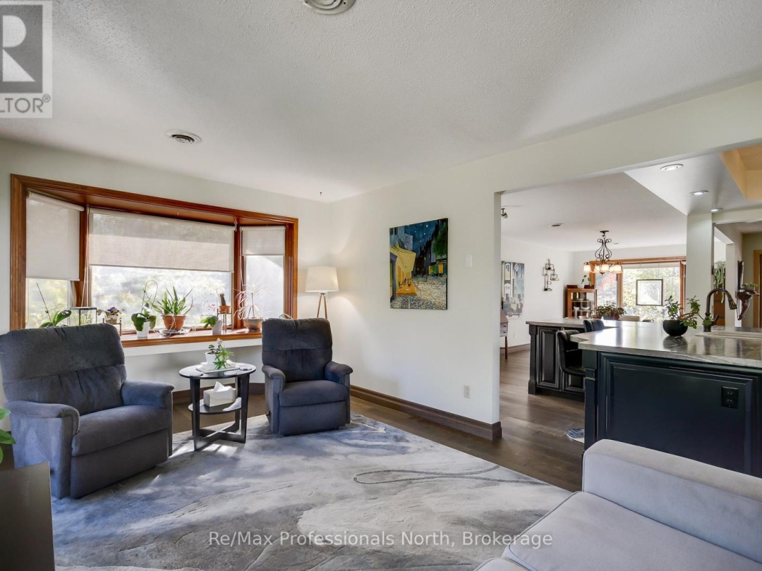 324 Bethune Drive N, Gull Lake