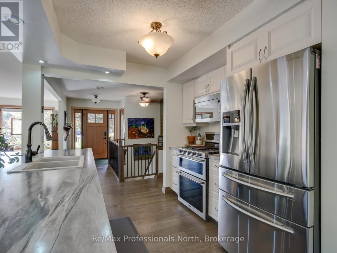 324 Bethune Drive N, Gull Lake